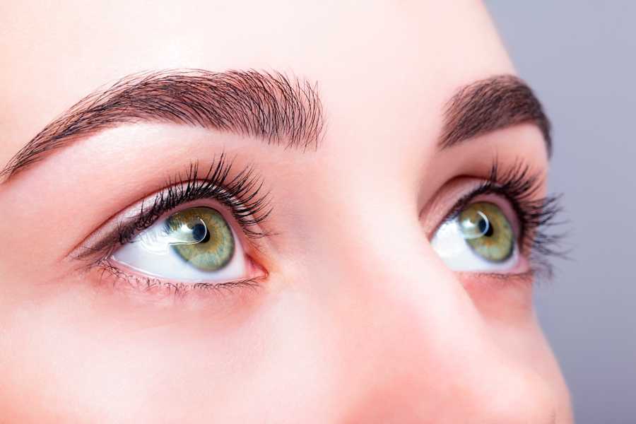 چالش‌ها و موفقیت‌های کاشت ابرو در چیست و تاثیر آن بر زیبایی چهره چقدر است؟