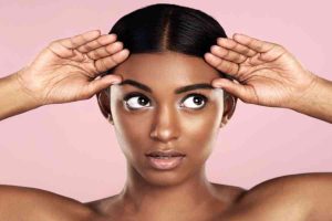 کاشت ابرو یا میکروبلیدینگ