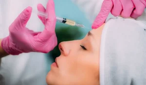 چالشها و ریسکهای تزریق چربی : نکاتی که باید بدانید!