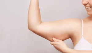 ۶ روش لاغری بازو : تفاوتها ، مزایا و معایب هر روش