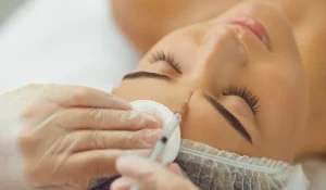 ۱۰ باور غلط از بوتاکس : آشنایی با واقعیتهای این روش