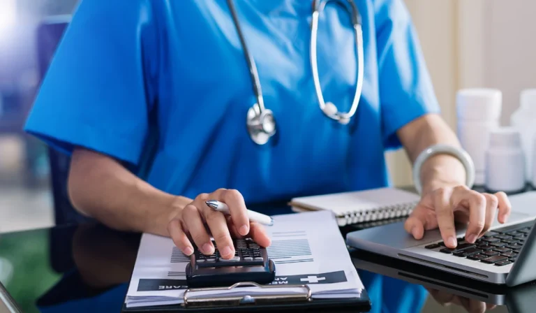 هزینه لیفتینگ ابرو : قیمت‌ها بر اساس تکنیک اجرا