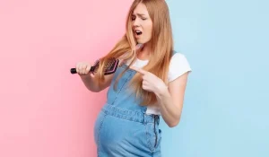 ریزش مو در دوران بارداری : از تغییرات هورمونی تا کمبود ویتامینها