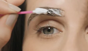 شست و شوی ابرو بعد از کاشت چگونه باید باشد؟