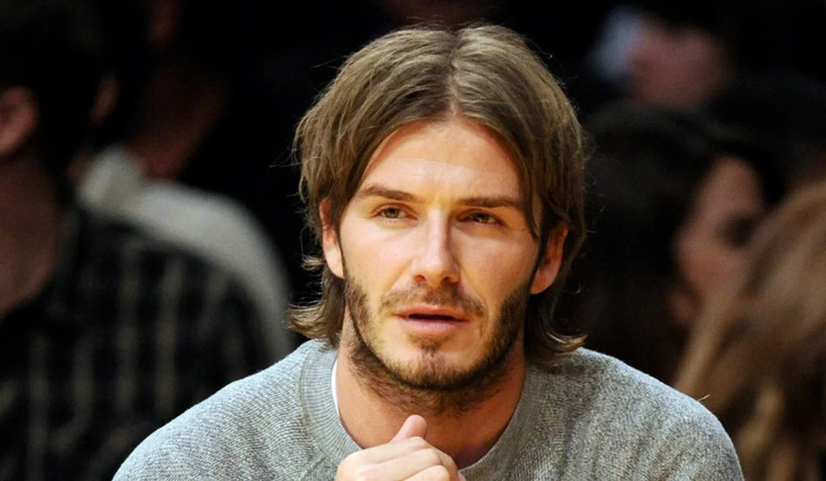 موهای بلند با فرق وسط (Long Hair with Middle Part)