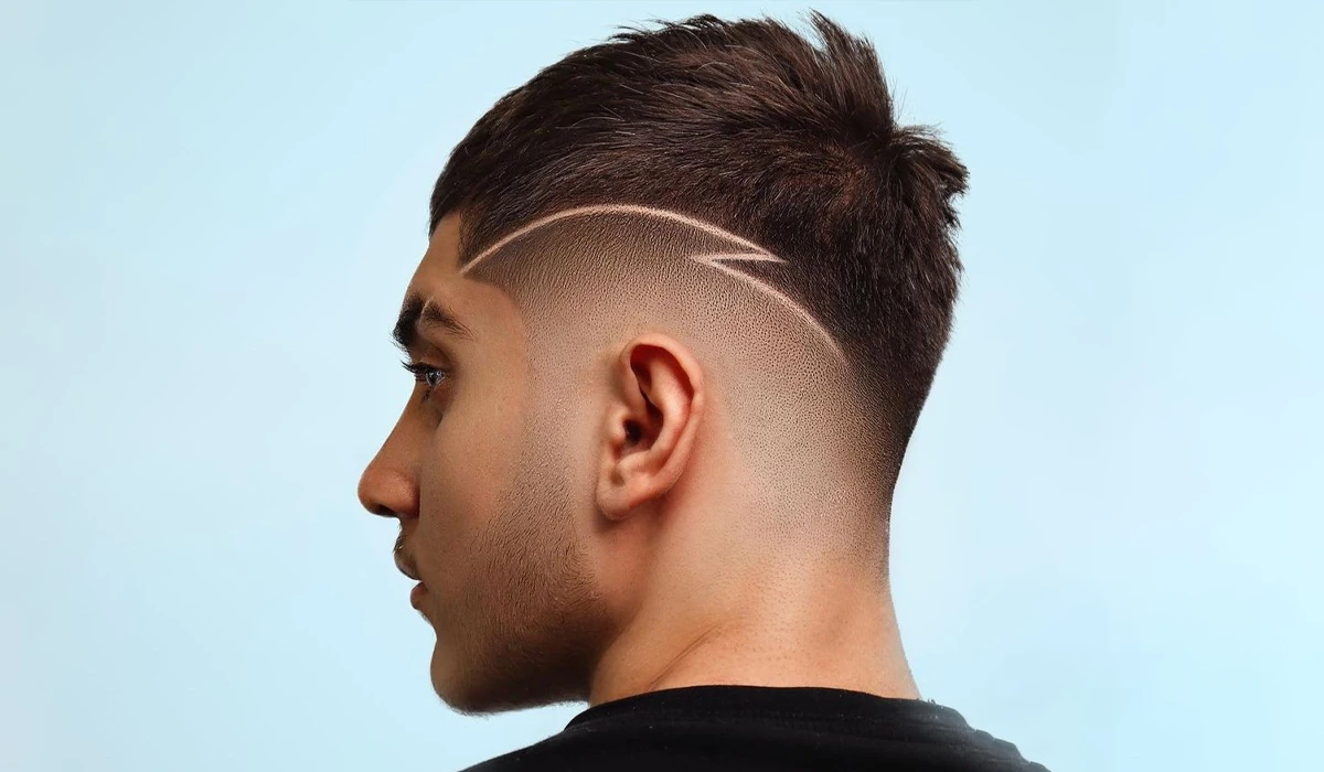 مدل موی دنباله‌دار و برس پشتی (Comet Tail with Brushed Back)