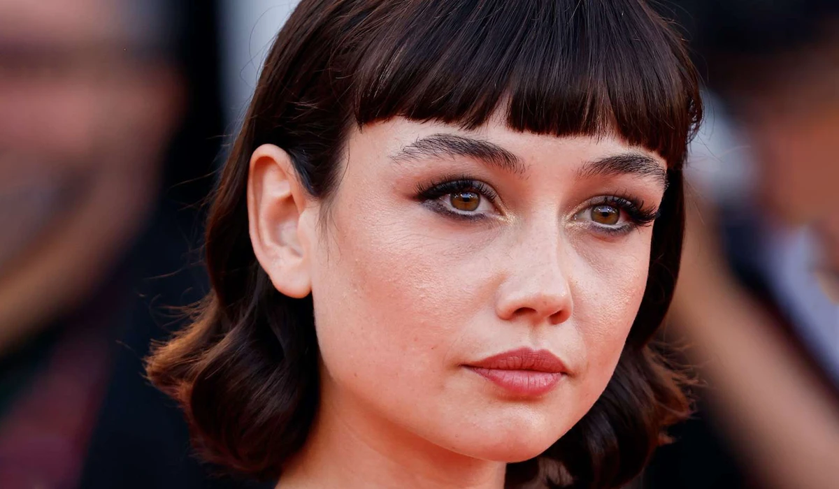 چتری کوتاه بچگانه (Baby Bangs)