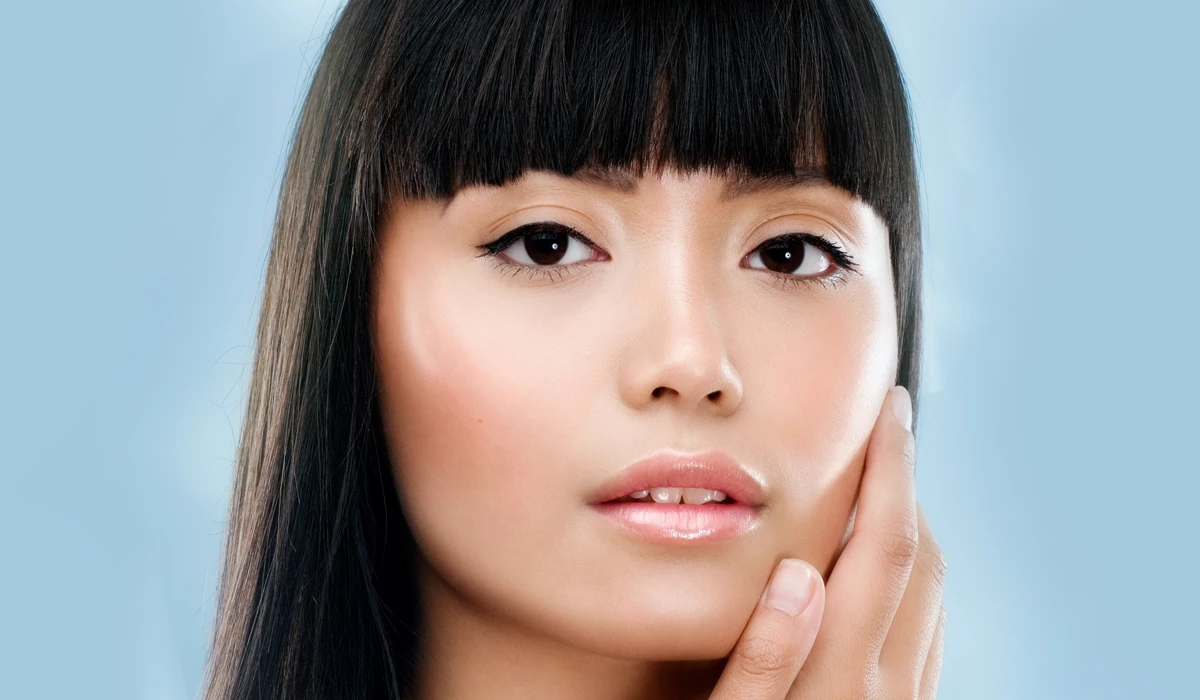 چتری صاف و کلاسیک (Classic Straight Bangs)