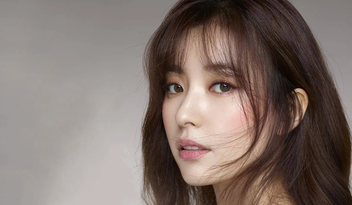 چتری نازک و پراکنده (Wispy Bangs)