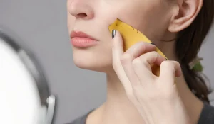 خواص پوست موز برای زیبایی : روشنکنندگی ، جلوگیری از پیری زودرس و آبرسان