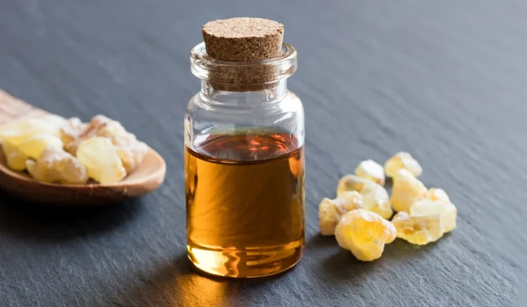 خواص کندر و روغن کندر برای پوست صورت