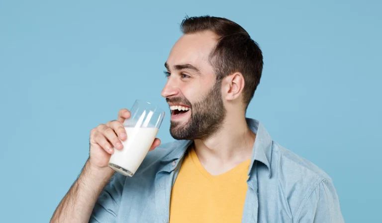 تاثیرات و فواید مصرف شیر : چگونه و چقدر مصرف کنیم؟