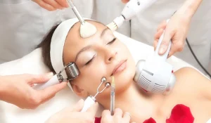 ترندهای جدید زیبایی در سال ۲۰۲۵ : از لیفت تا فرم‌ دهی صورت