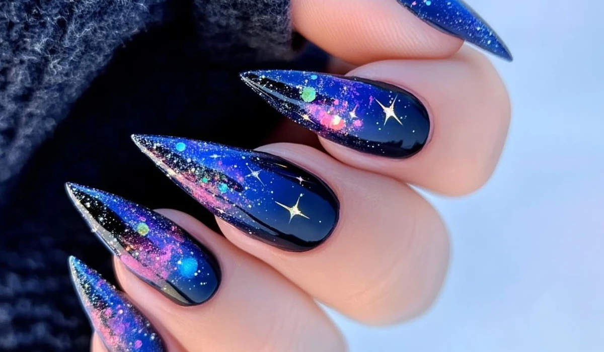 ناخن‌های کهکشانی (Galaxy Nails)