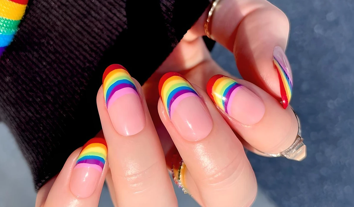ناخن‌های رنگین‌کمانی (Rainbow Nails)