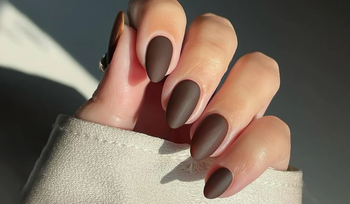 ناخن‌های مات با طراحی خاص