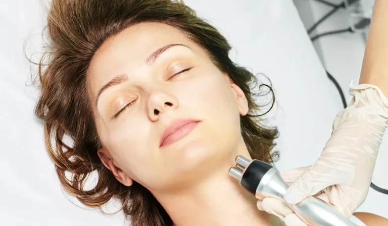 رفع غبغب با دستگاه آر اف : روش غیرجراحی برای حذف چربی ناحیه زیر چانه