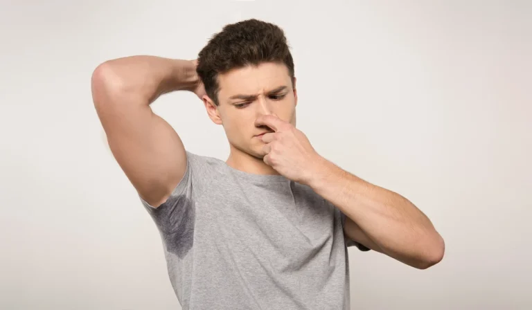 رفع بوی بد زیر بغل با زاج : راهکاری طبیعی و مؤثر