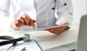 هزینه لیفت شقیقه : در سال ۱۴۰۴ و در ایران چقدر است؟